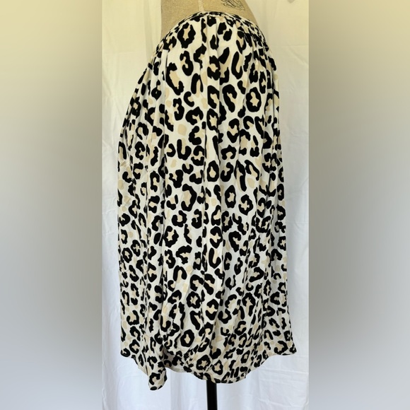 Crown & Ivy Womens Balloon Sleeve Tunic Blouse in Taupe Leopard Print Sz 3X - Picture 3 of 7